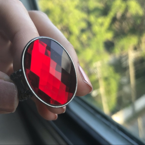 Vintage Red Statement Ring - Picture 2 of 3